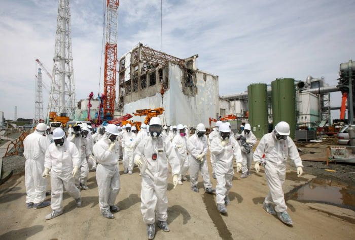 도쿄전력 직원과 기자단이 후쿠시마 원전 사고 현장을 찾았다(출처:로이터)