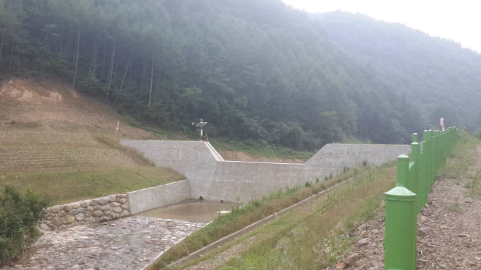 경북 봉화 사방담에 설치된 소규모 저수지·사방댐 원격관리 시스템