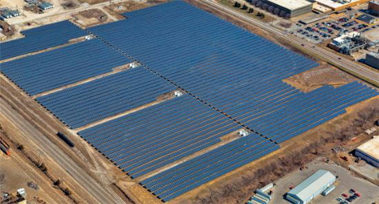 한화큐셀이 미국 인디애나폴리스 메이우드에 건설한 태양광 발전소. [자료:한화큐셀]