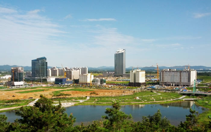 광주전남 빛가람 혁신도시 전경 가운데로 보이는 한국전력 본사